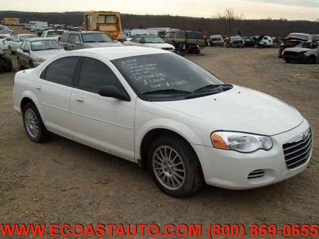 Used 2005 Chrysler Sebring Sedan FWD image 2