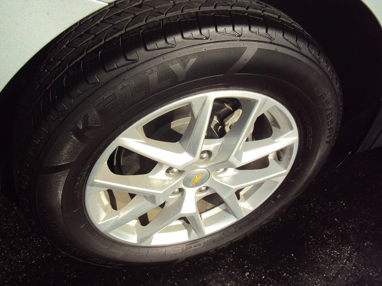 Used 2022 Chevrolet Equinox LT w/ Driver Convenience Package AWD/4WD image 11