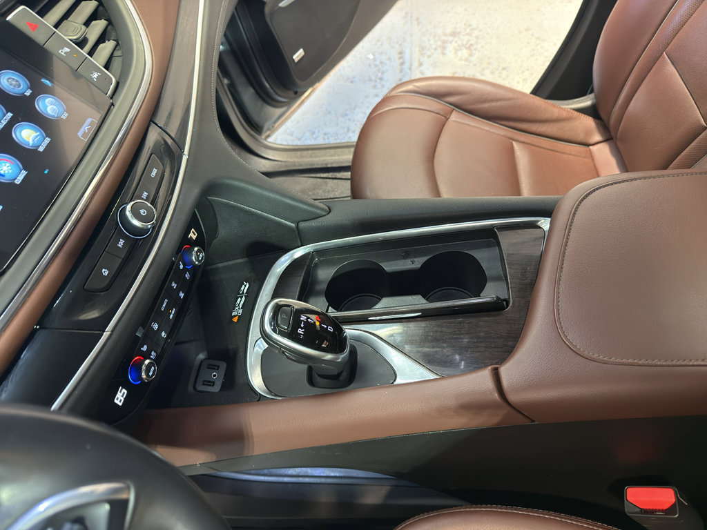 Used 2018 Buick Enclave Avenir w/ Avenir Technology Package AWD/4WD image 19
