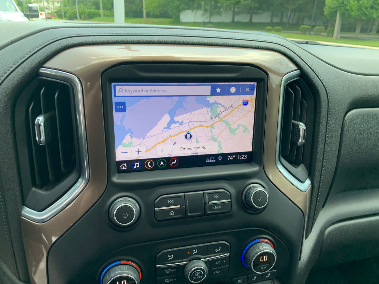 Used 2019 Chevrolet Silverado 1500 High Country w/ Technology Package AWD/4WD image 16