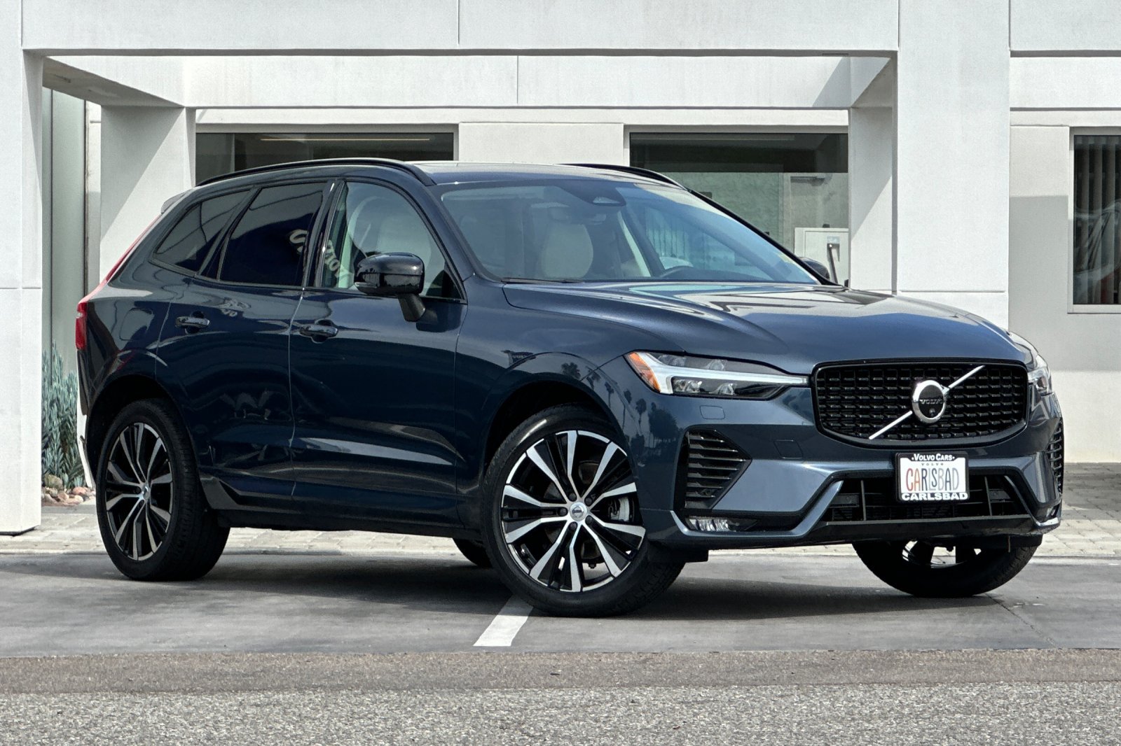 Certified 2023 Volvo XC60 B5 Plus w/ Climate Package FWD image 2