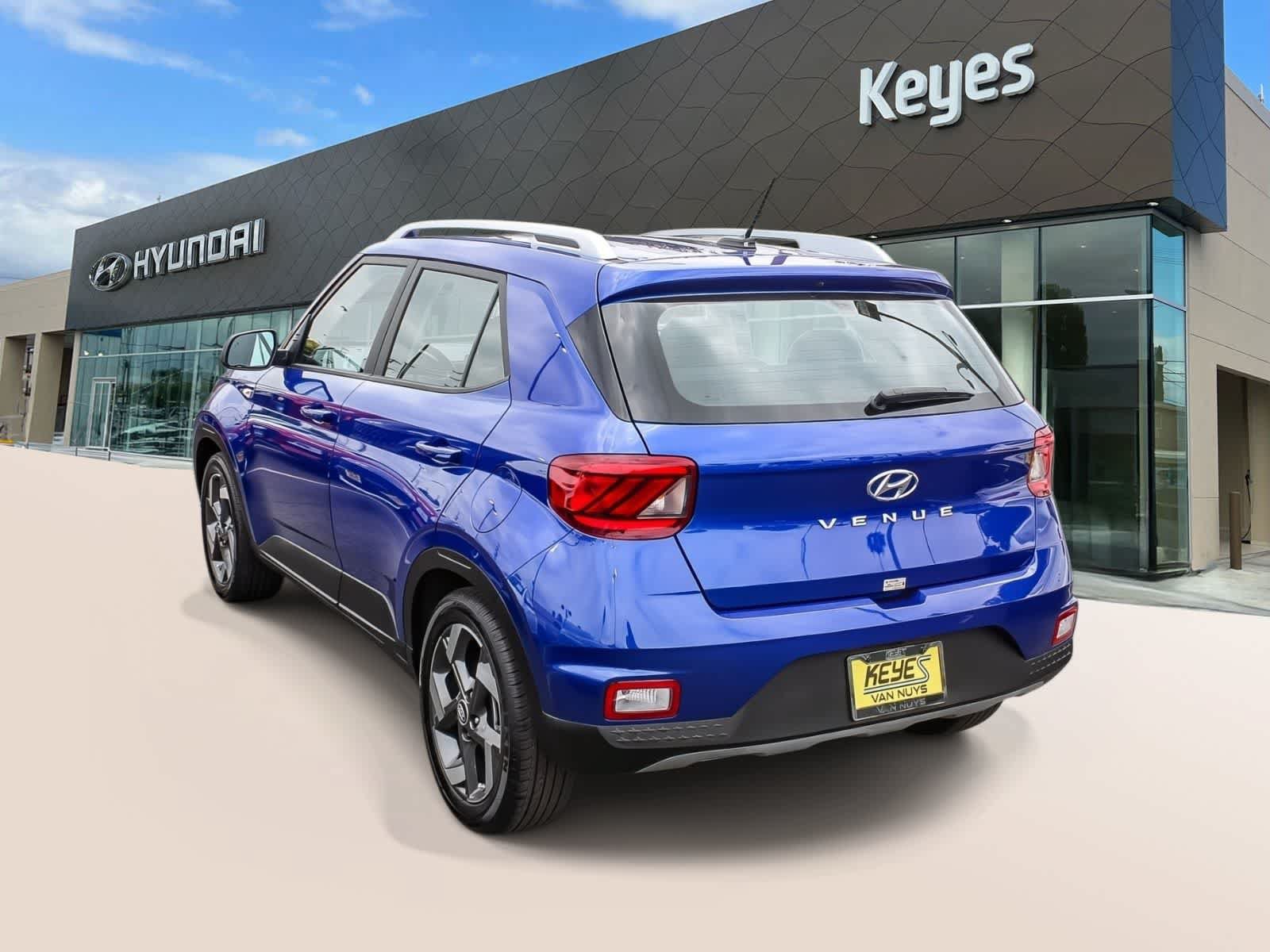 Certified 2024 Hyundai Venue SEL FWD image 7