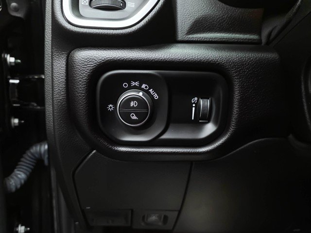 Used 2024 RAM 2500 Big Horn w/ Protection Group AWD/4WD image 37