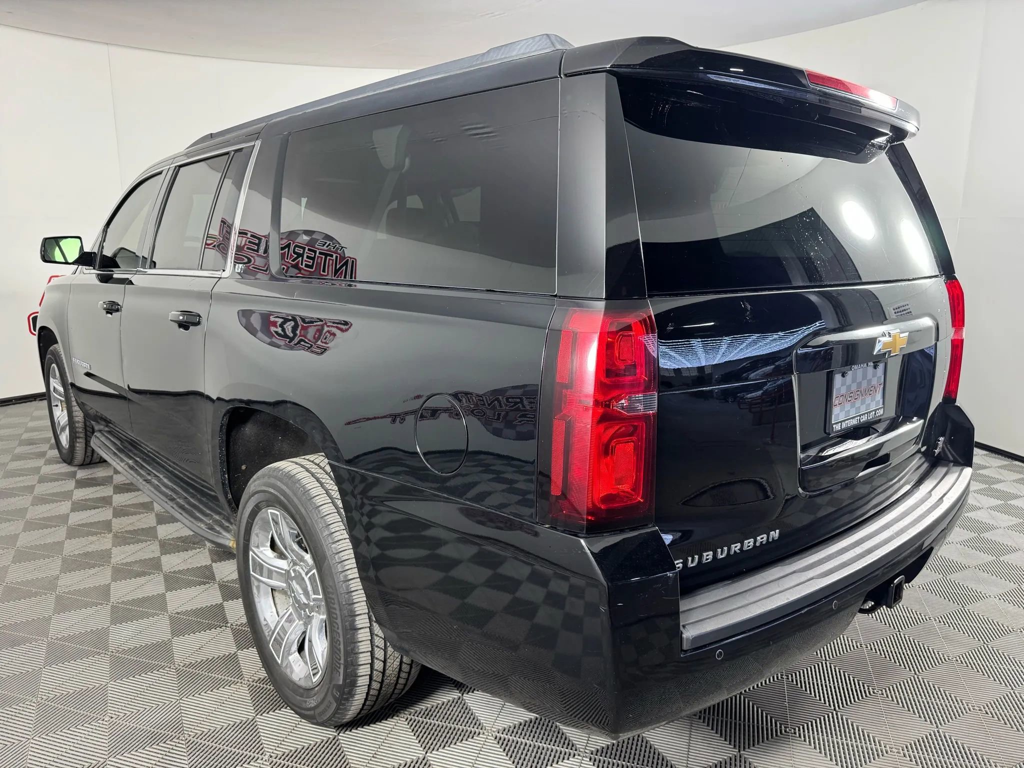 Used 2015 Chevrolet Suburban LT w/ Luxury Package image 27