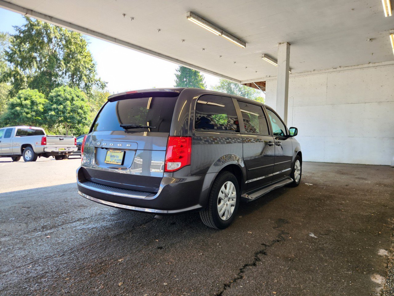 Used 2016 Dodge Grand Caravan SE w/ Quick Order Package 29E SE FWD image 3