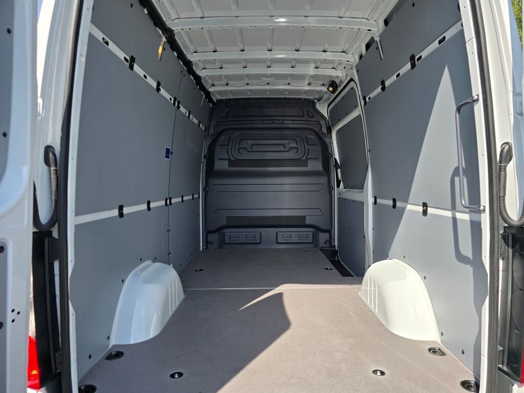 New 2025 Mercedes-Benz Sprinter 2500 image 6