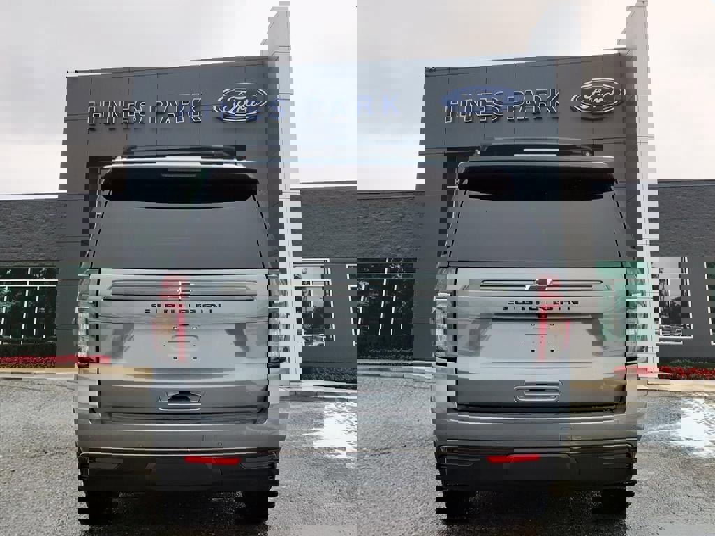 Used 2021 Chevrolet Suburban RST w/ Luxury Package image 6