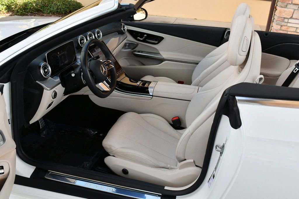 Used 2025 Mercedes-Benz CLE 300 4MATIC Cabriolet image 58