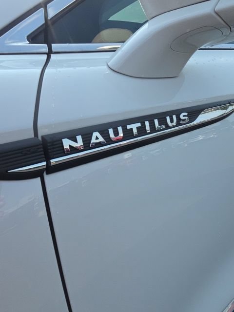 Used 2023 Lincoln Nautilus Reserve w/ Cargo Utility Package FWD image 28