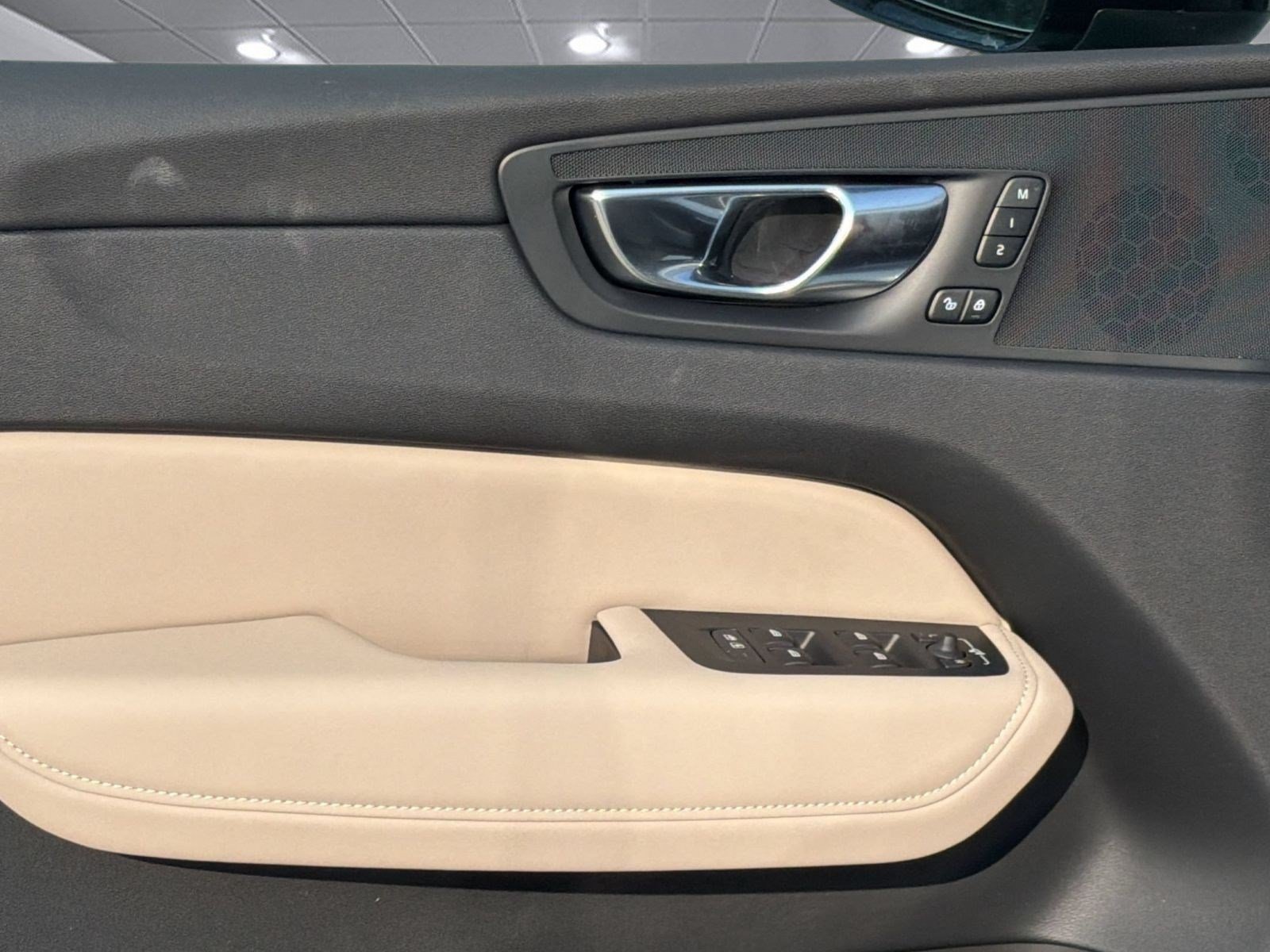 New 2026 Volvo XC60 B5 Plus w/ Protection Package Premier AWD/4WD image 12