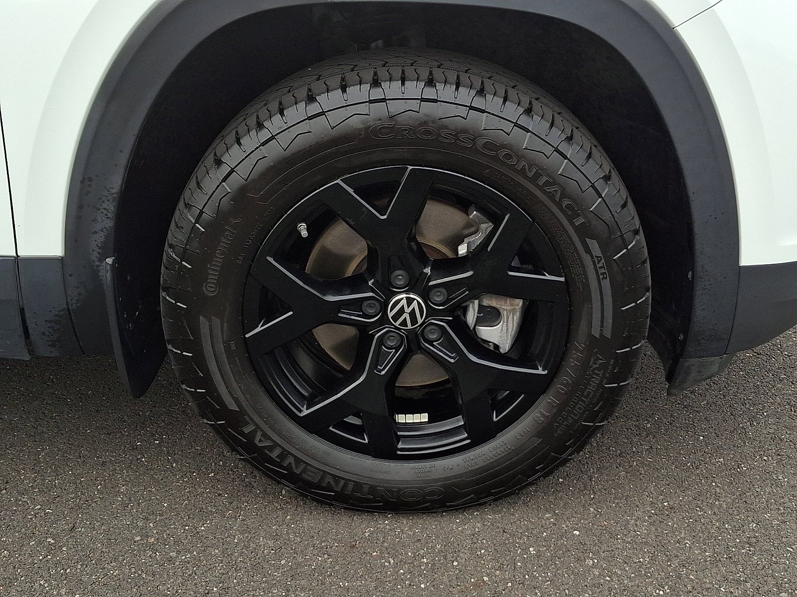 Used 2024 Volkswagen Atlas Peak Edition SE AWD/4WD image 8