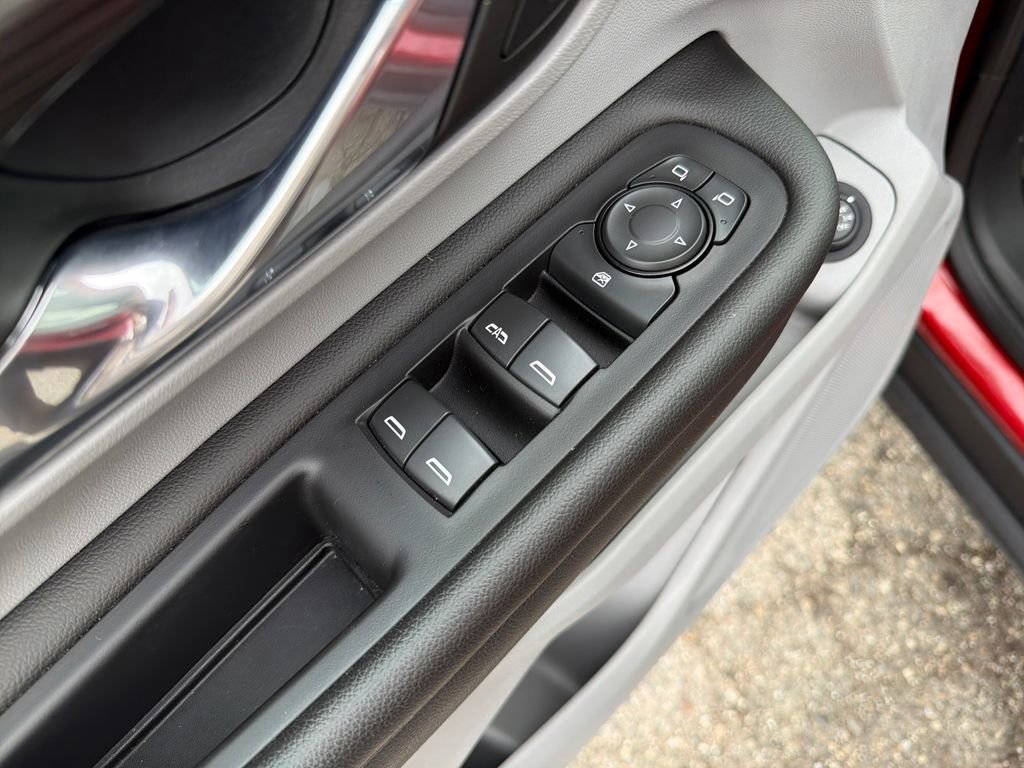 Used 2023 GMC Terrain SLT image 13