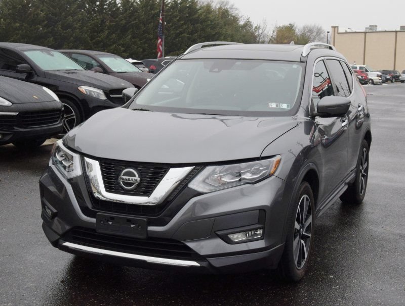 Used 2018 Nissan Rogue SL w/ Premium Package image 1