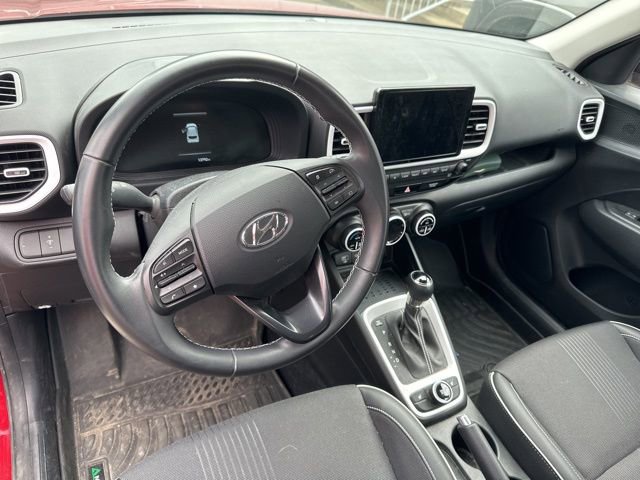 Used 2023 Hyundai Venue Limited w/ Cargo Package image 11