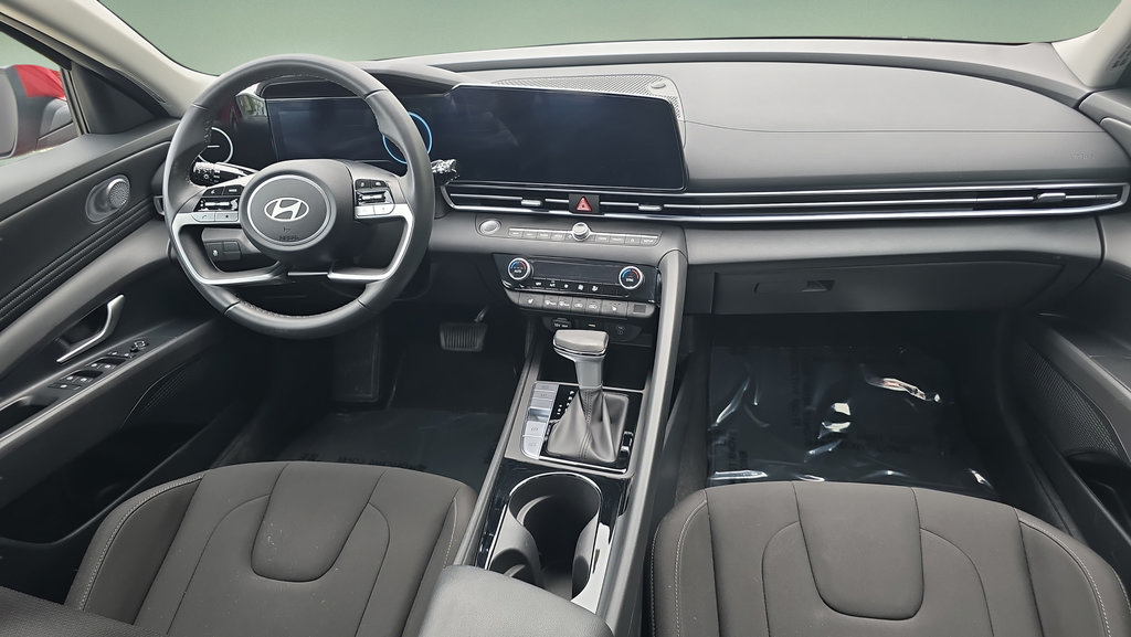 Certified 2024 Hyundai Elantra SEL w/ Convenience Package FWD image 11