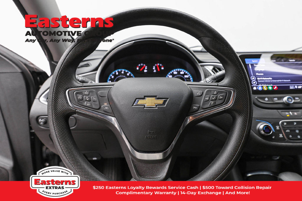 Used 2025 Chevrolet Malibu LT FWD image 11