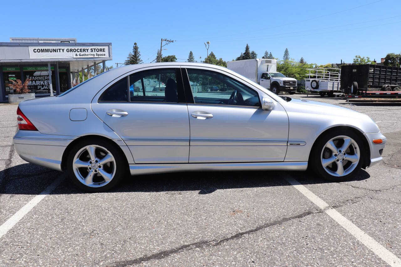 Used 2006 Mercedes-Benz C 230 Sedan image 10