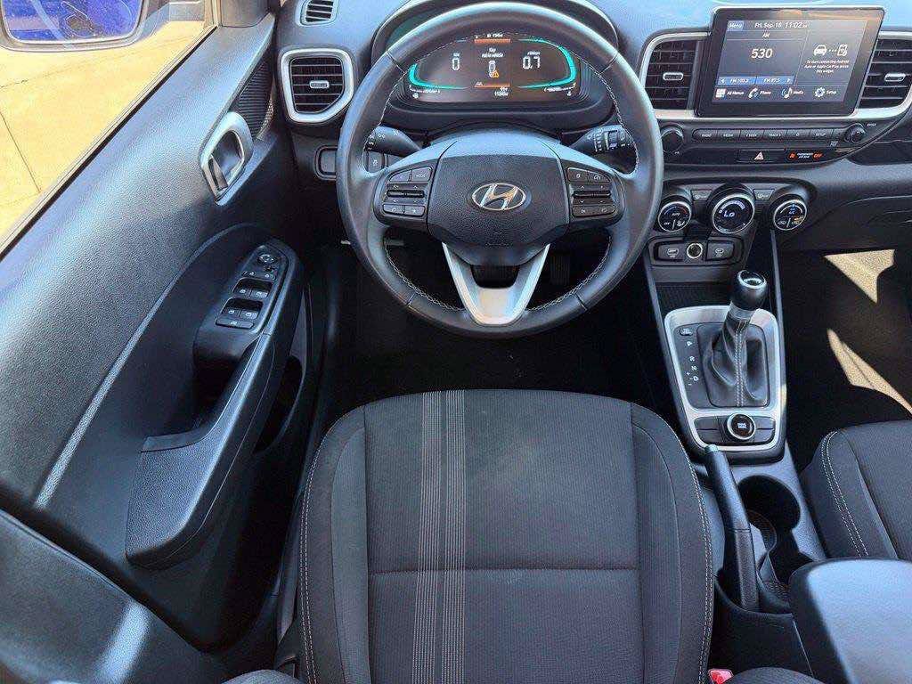 Used 2025 Hyundai Venue SEL FWD image 8
