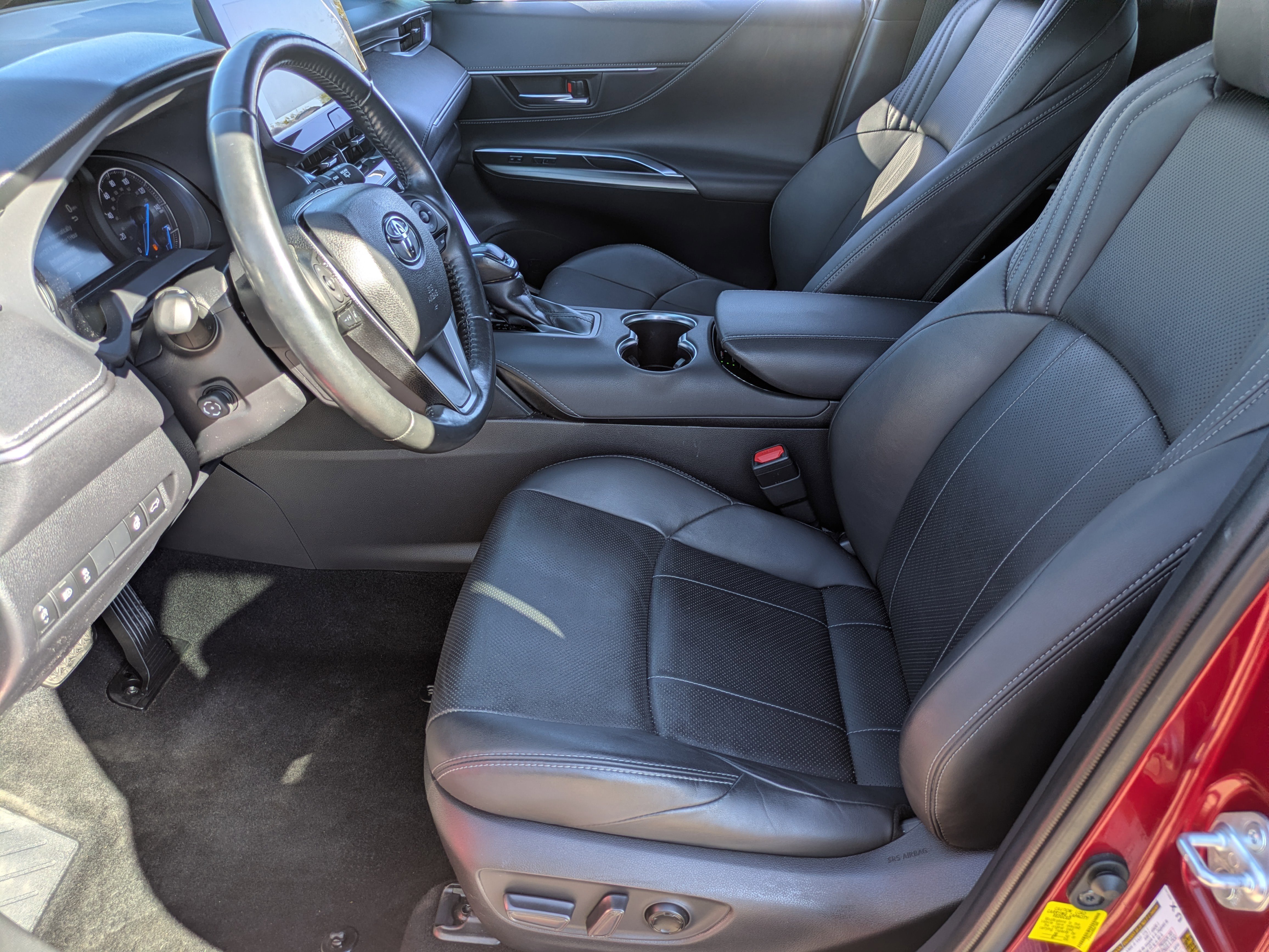 Used 2021 Toyota Venza XLE image 17