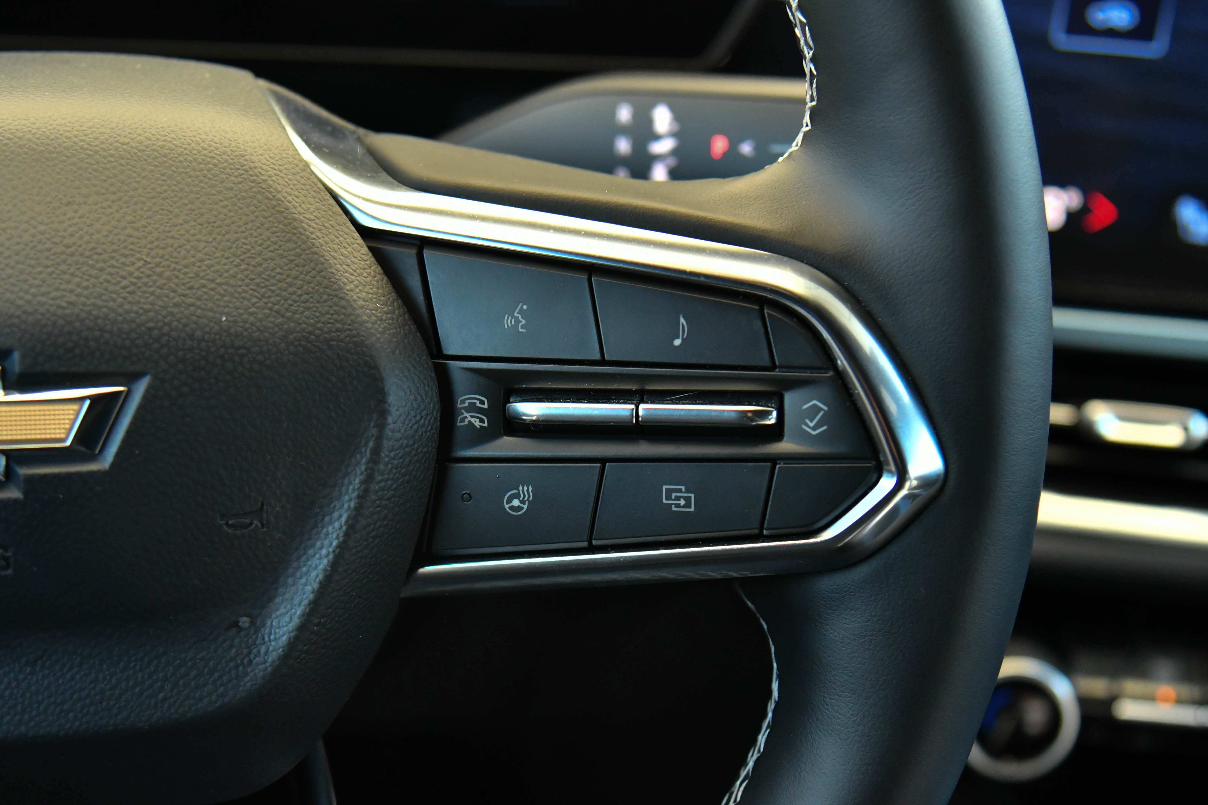 Used 2025 Chevrolet Equinox EV LT FWD image 39