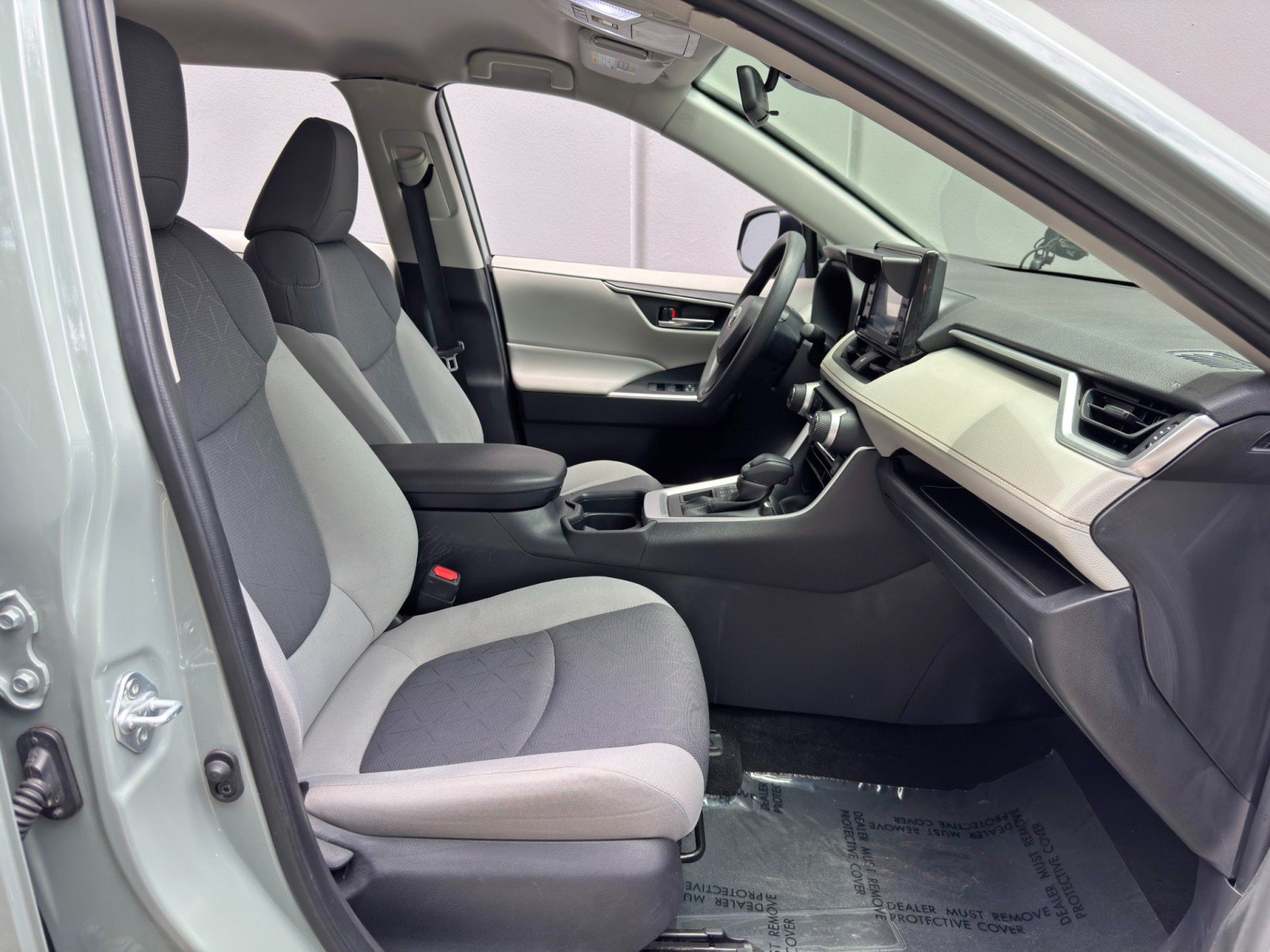 Used 2021 Toyota RAV4 XLE AWD/4WD image 14