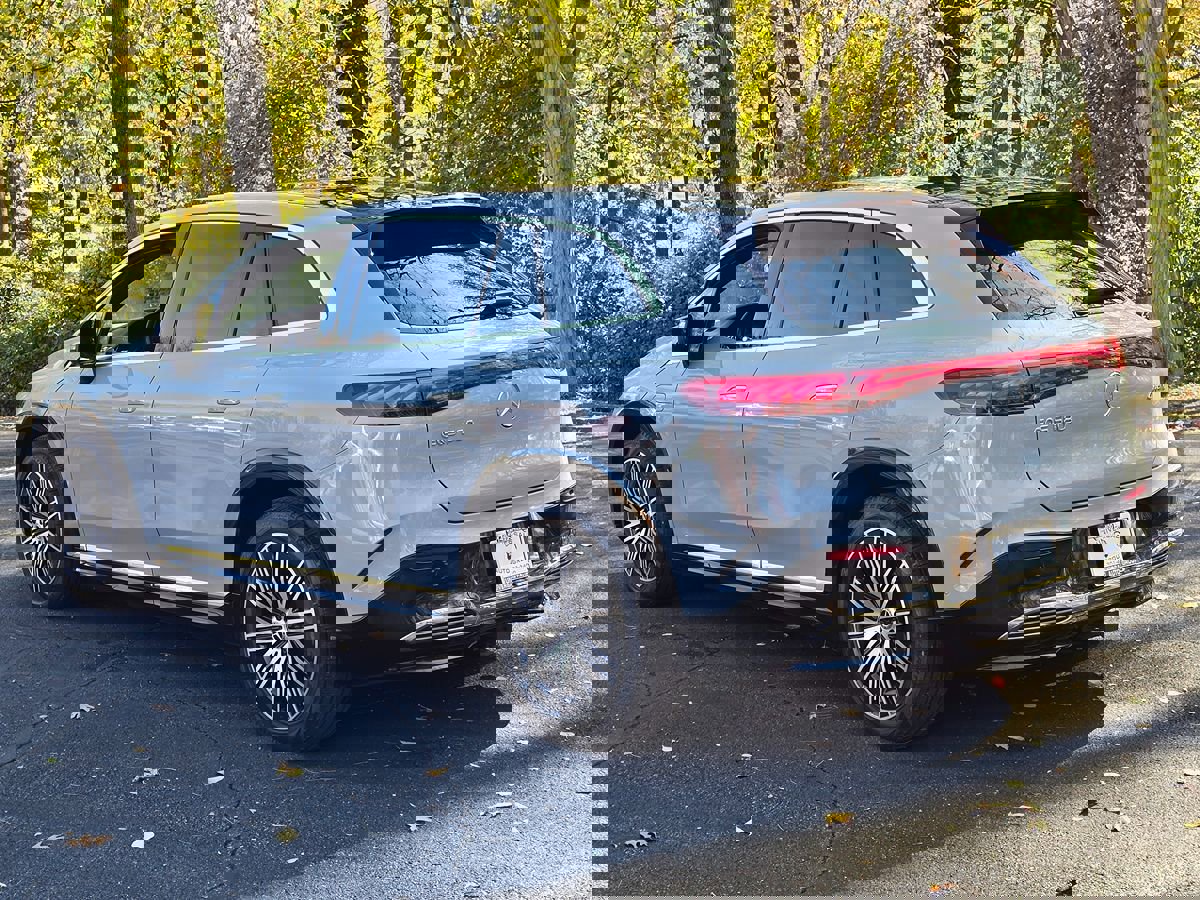 Used 2023 Mercedes-Benz EQS 580 4MATIC SUV image 4