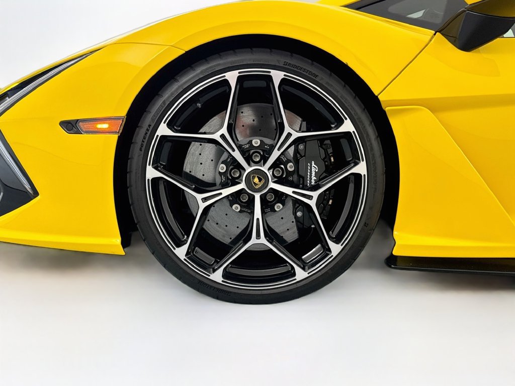 Used 2024 Lamborghini Revuelto AWD/4WD image 32