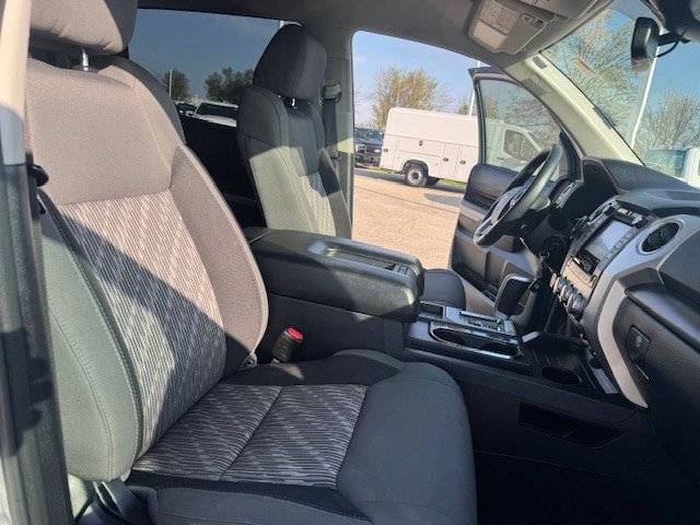Used 2018 Toyota Tundra SR5 w/ SR5 Upgrade Package image 35