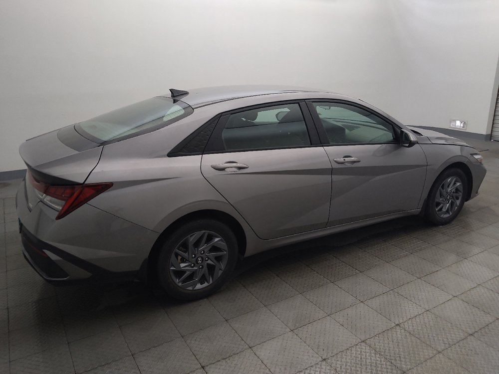 Used 2024 Hyundai Elantra Blue FWD image 10