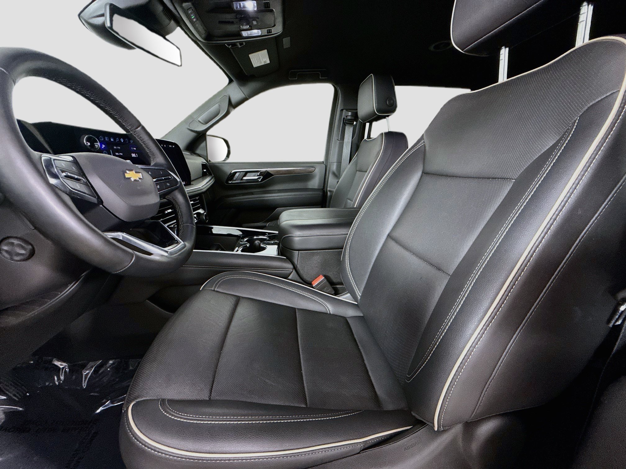 Used 2025 Chevrolet Suburban Premier AWD/4WD image 23