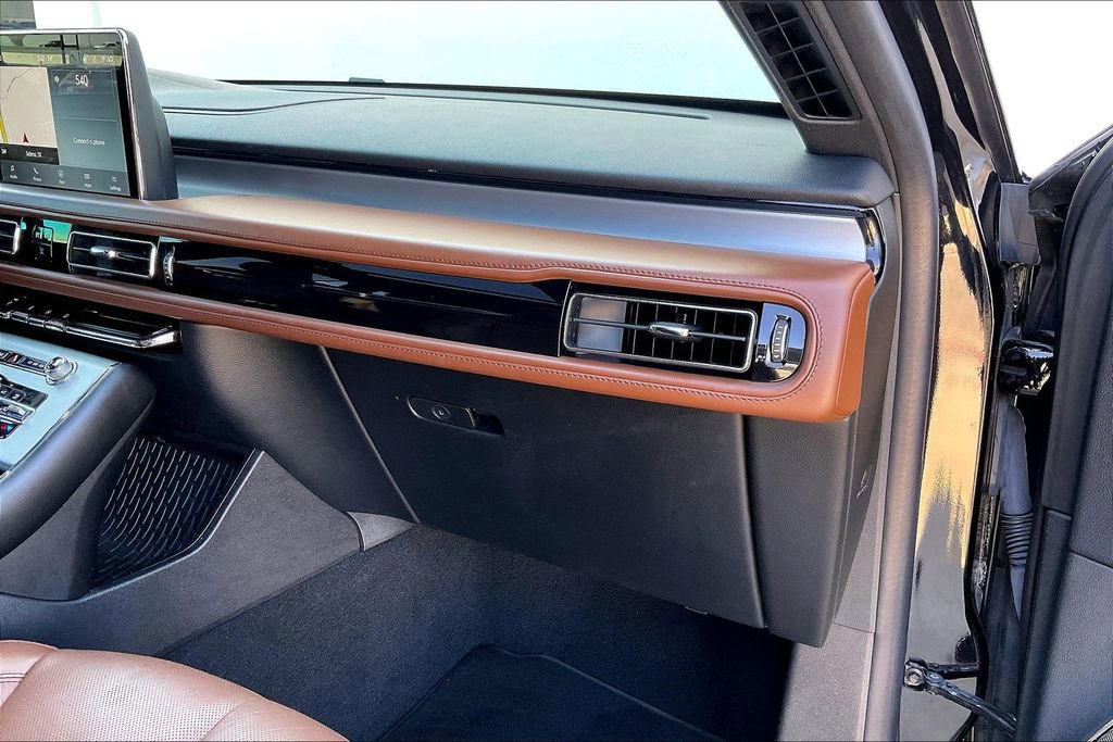 Used 2021 Lincoln Aviator Reserve w/ Elements Package Plus image 18