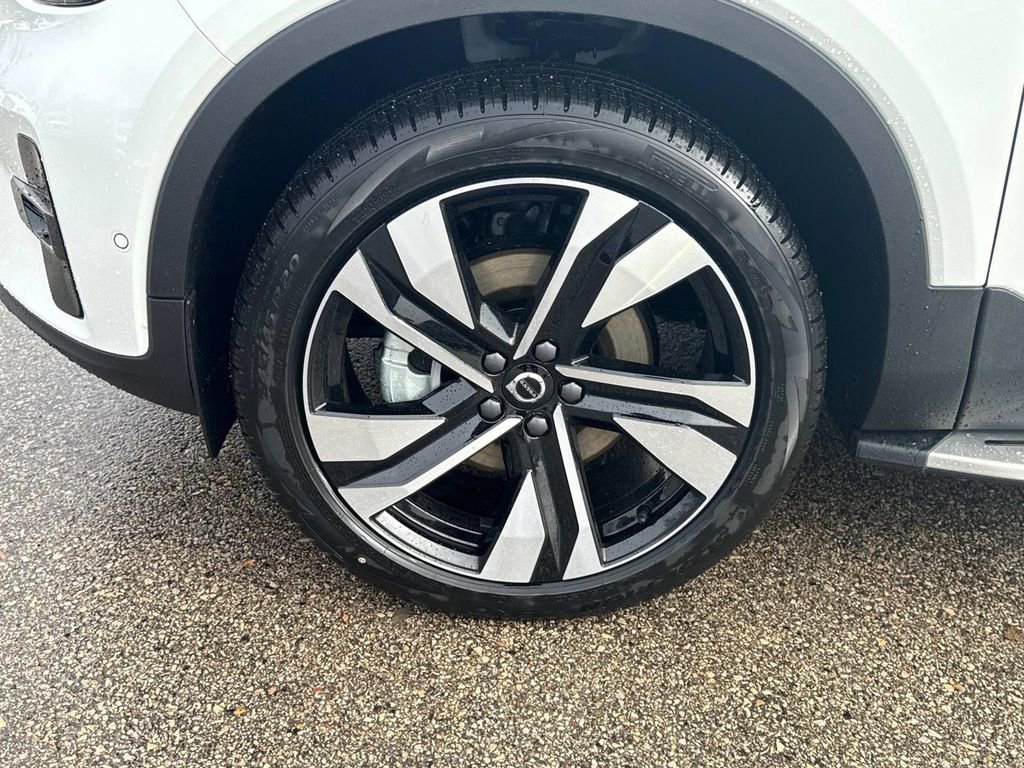 New 2026 Volvo XC40 B5 Ultra w/ Climate Package AWD/4WD image 10