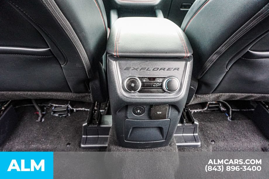 Used 2025 Ford Explorer ST-Line AWD/4WD image 32