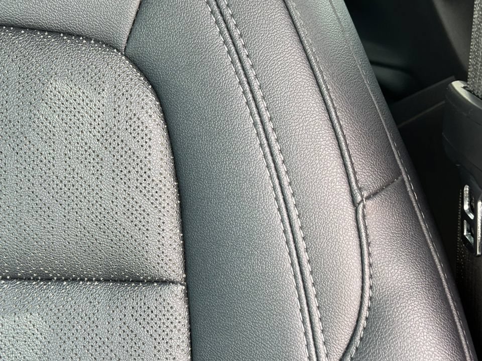 Used 2025 Chevrolet Equinox LT w/ Convenience Package II AWD/4WD image 12