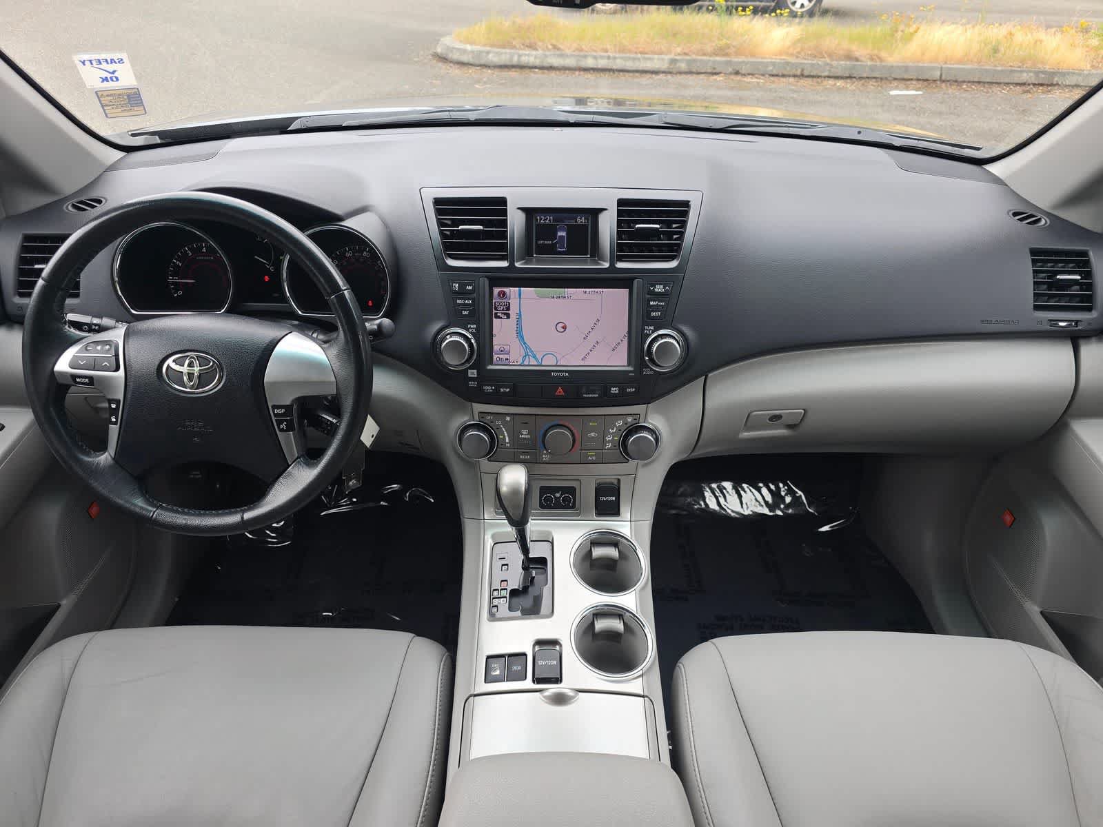 Used 2011 Toyota Highlander SE w/ Tow Pkg AWD/4WD image 9