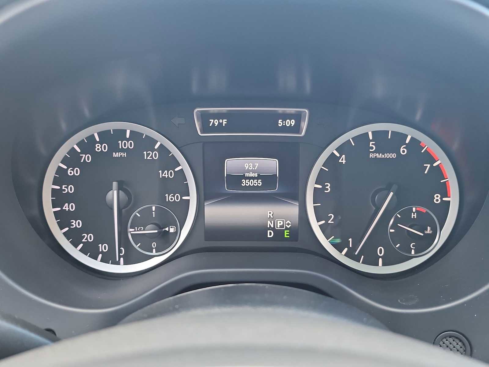 Used 2017 INFINITI QX30 Sport FWD image 16