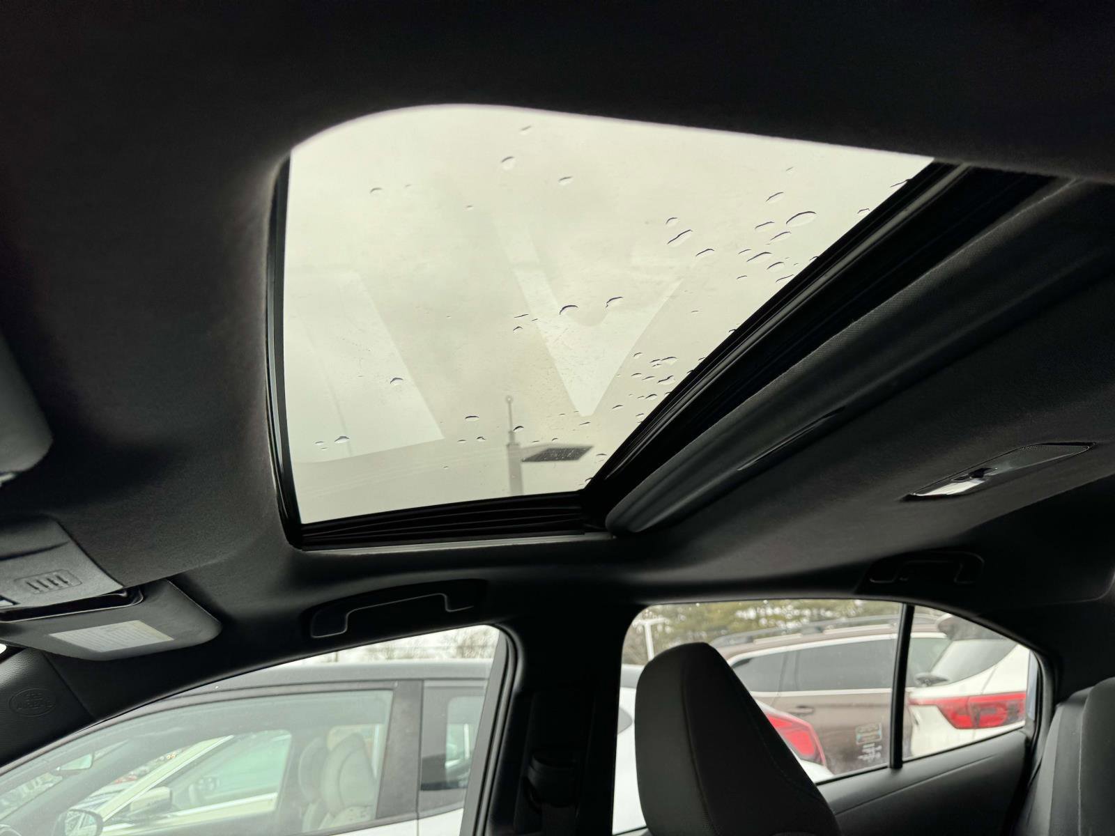 Used 2022 Toyota Corolla SE w/ SE Premium Package image 16