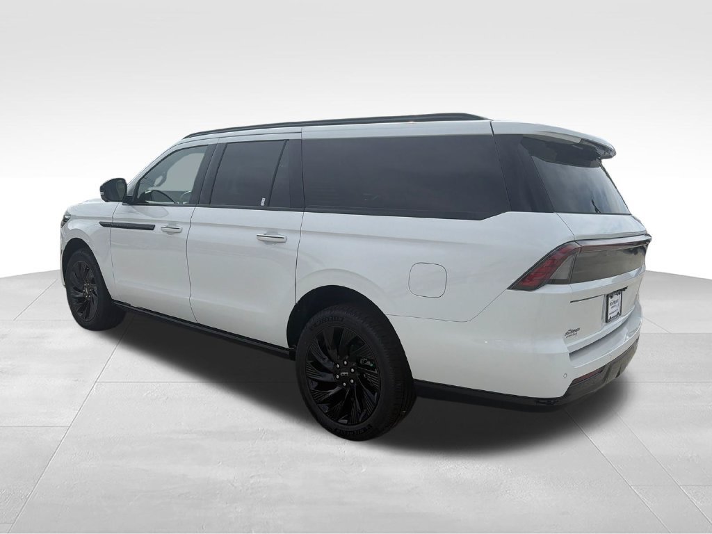 New 2027 Lincoln Navigator L Reserve w/ Jet Appearance Package AWD/4WD image 3