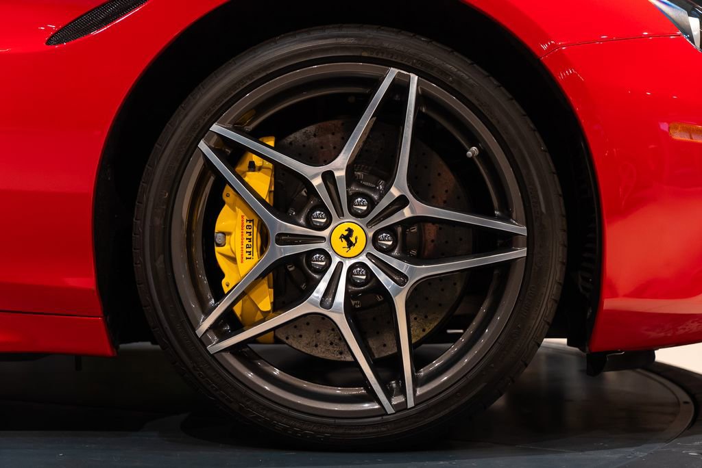 Used 2016 Ferrari California T image 20