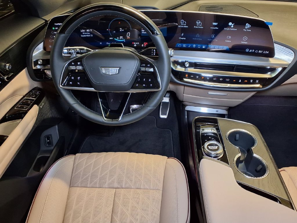 New 2026 Cadillac Lyriq Signature Sport w/ Nappa Leather Package RWD image 14