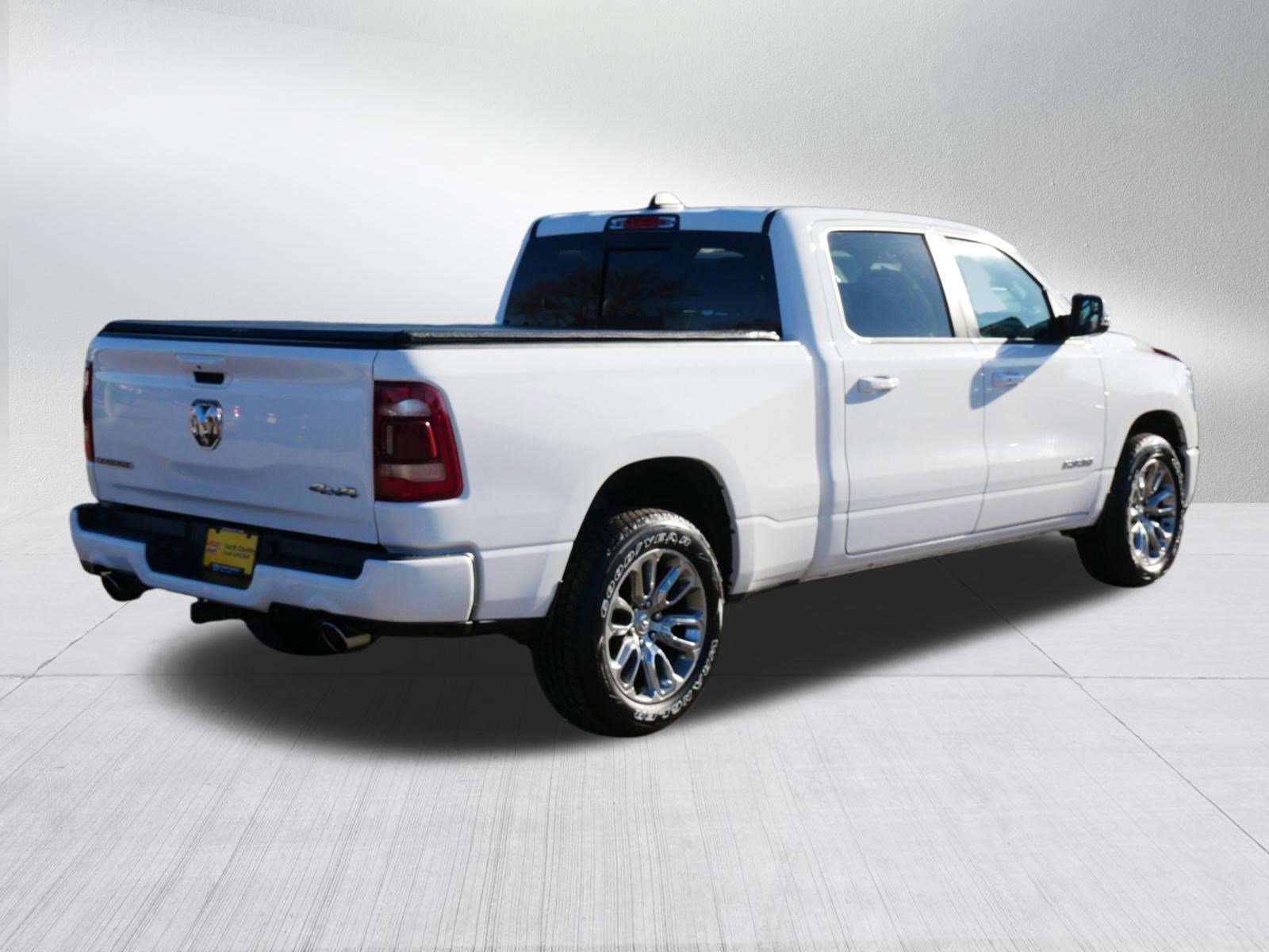 Used 2023 RAM 1500 Laramie AWD/4WD image 7
