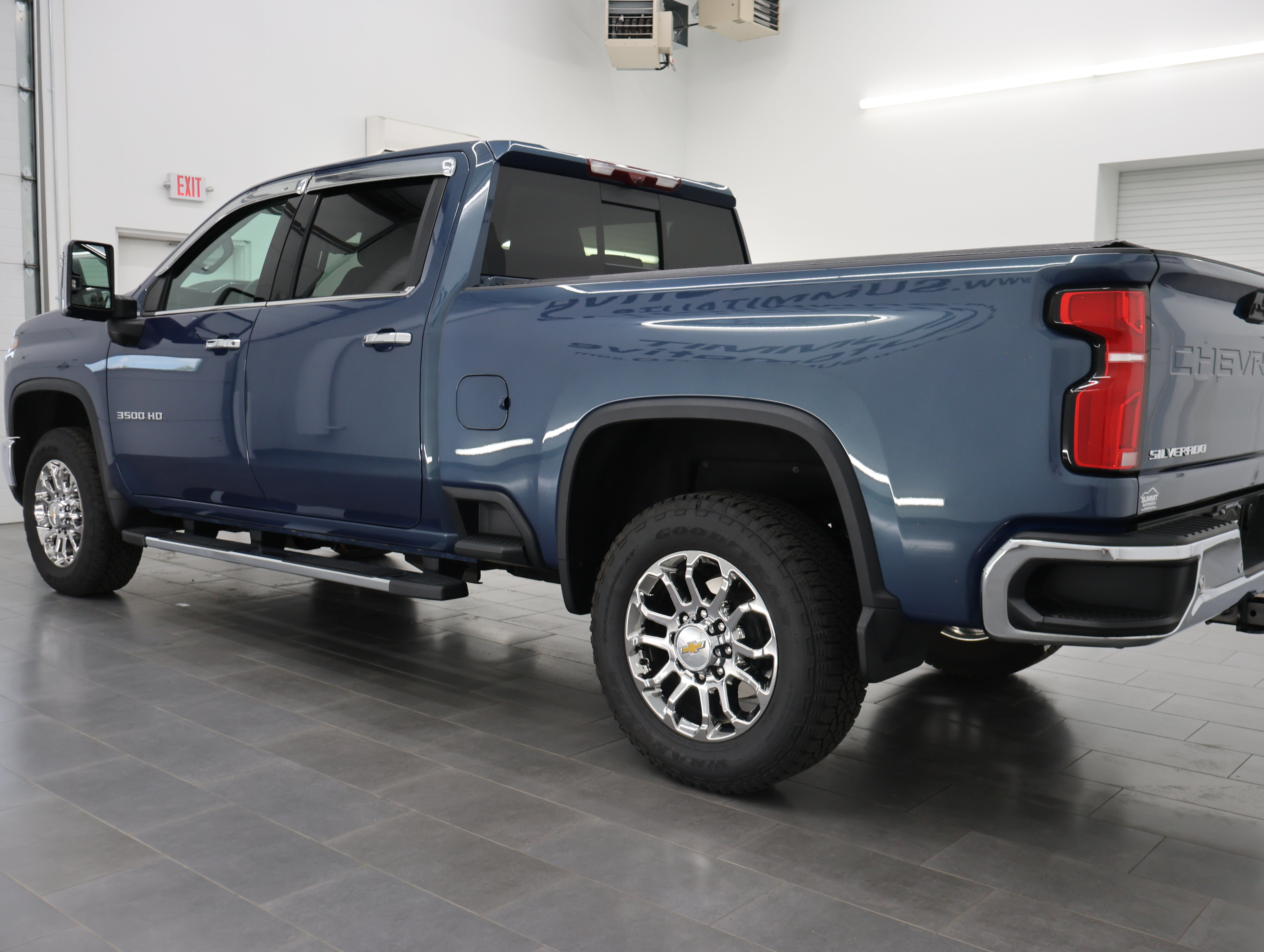 Used 2026 Chevrolet Silverado 3500 LTZ w/ LTZ Plus Package AWD/4WD image 6