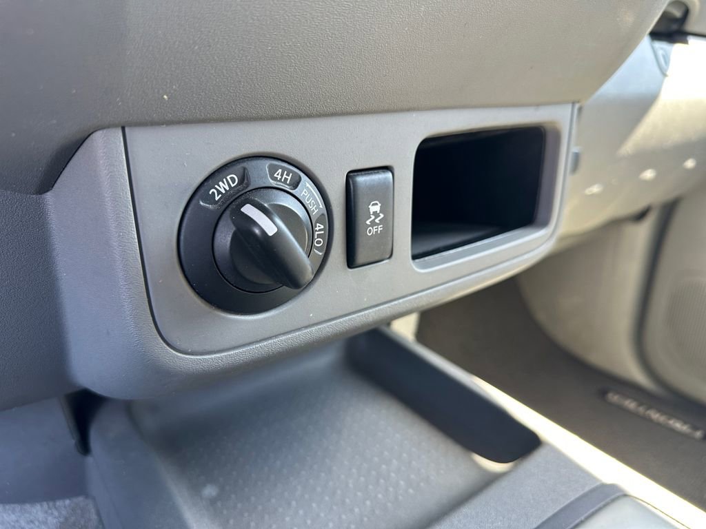 Used 2016 Nissan Frontier SV image 19