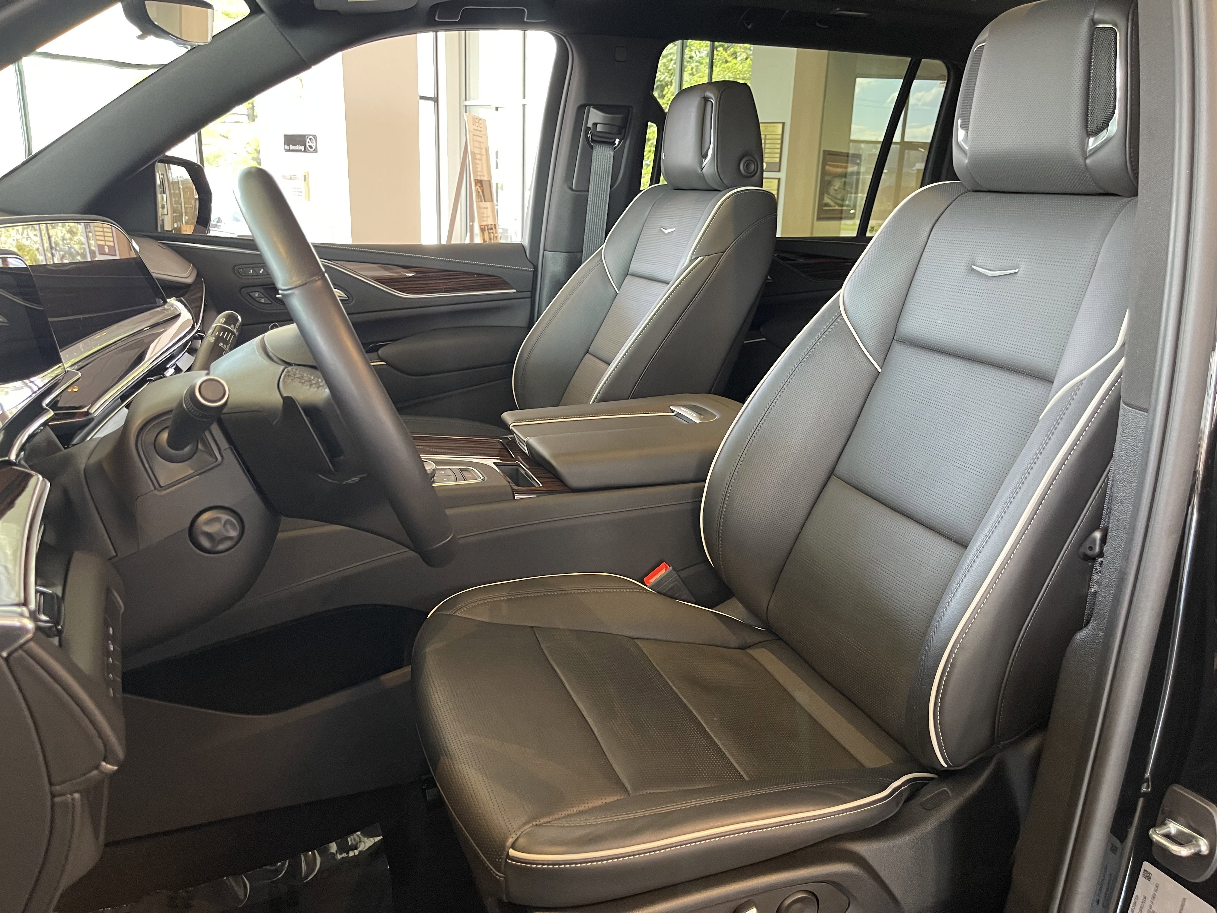 Certified 2023 Cadillac Escalade ESV Premium Luxury w/ LPO, Radiant Package image 13