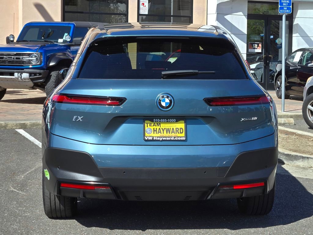 Used 2023 BMW iX xDrive50 image 6