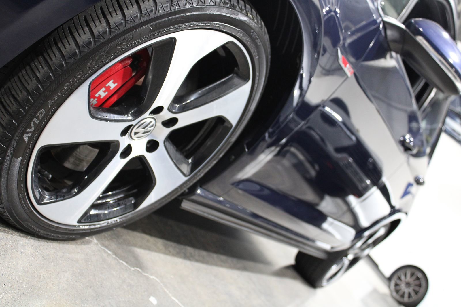 Used 2016 Volkswagen GTI SE FWD image 7