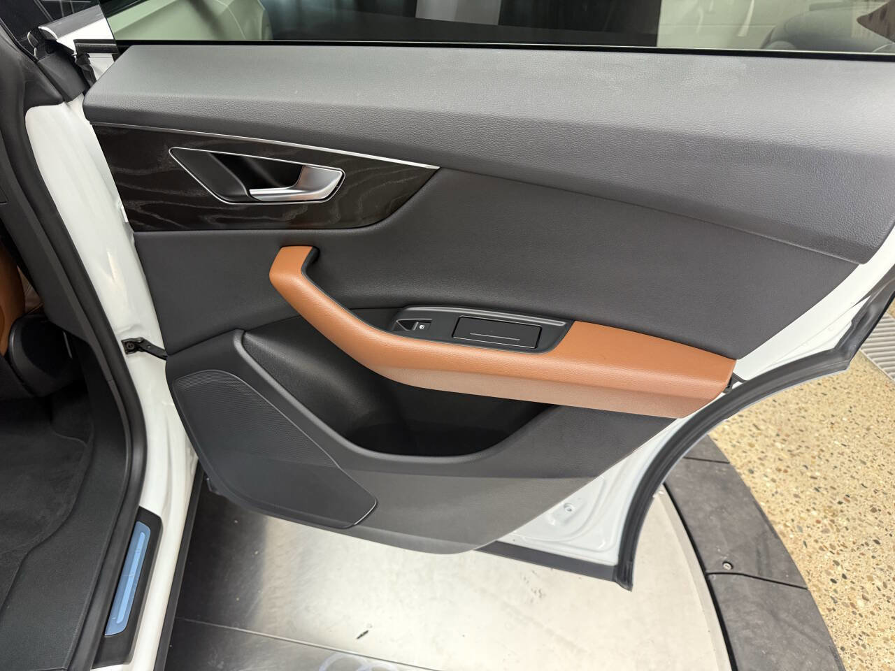 Used 2023 Audi Q8 Premium w/ Convenience Package image 24