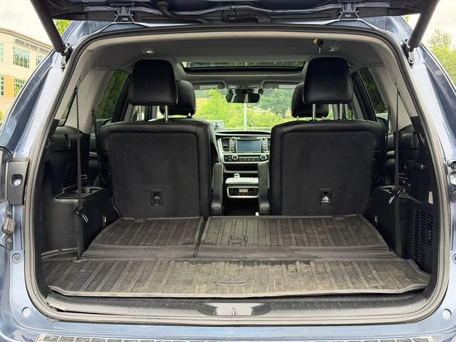 Used 2017 Toyota Highlander Limited Platinum AWD/4WD image 30