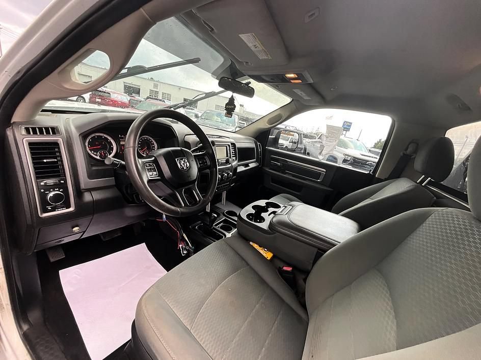 Used 2018 RAM 2500 Tradesman w/ Chrome Appearance Group AWD/4WD image 34