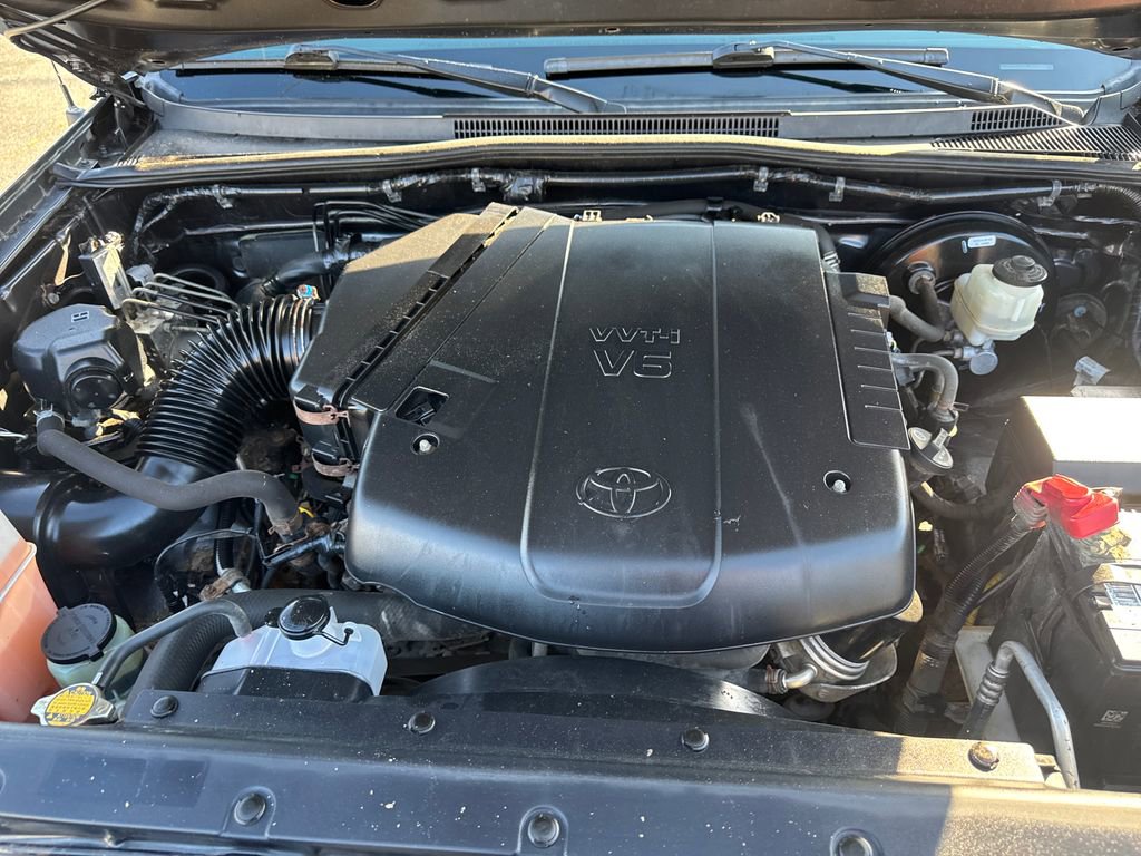 Used 2015 Toyota Tacoma 4x4 Access Cab V6 w/ TRD Sport Package image 37
